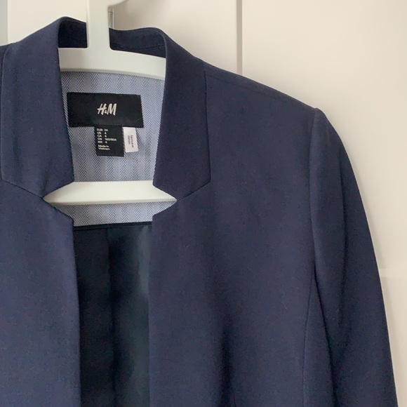 Classic blue blazer with cool neck line - Picture 2 of 3